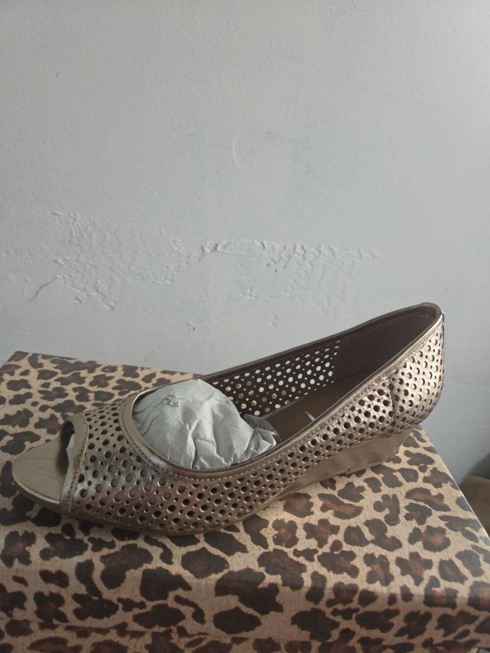 fs/ny (French Sole New York) Peep-toe wedge sandals, Sz 6